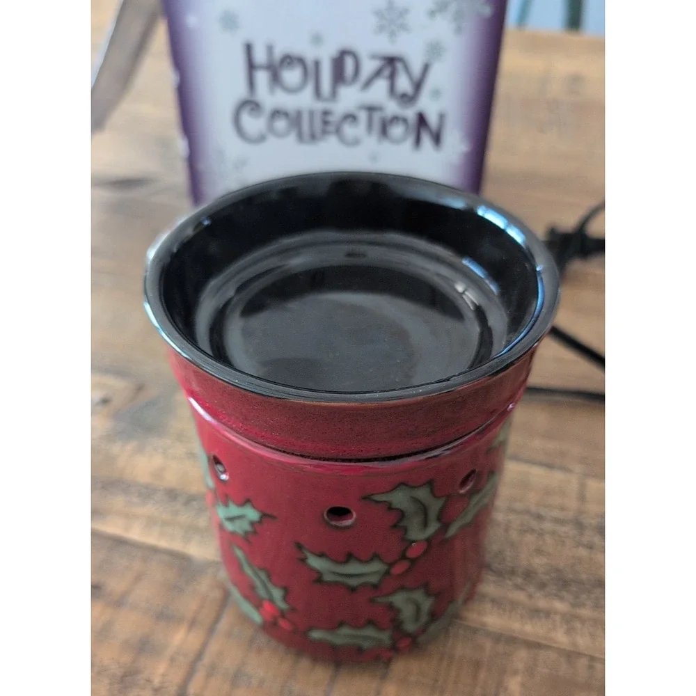 Scentsy Merry Berry Christmas Wax Holiday Edition Warmer‎ Red W/ Box!!